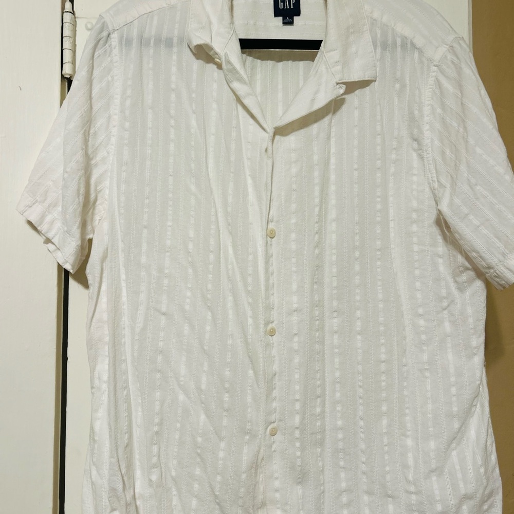 GAP White Casual Button Down Shirt